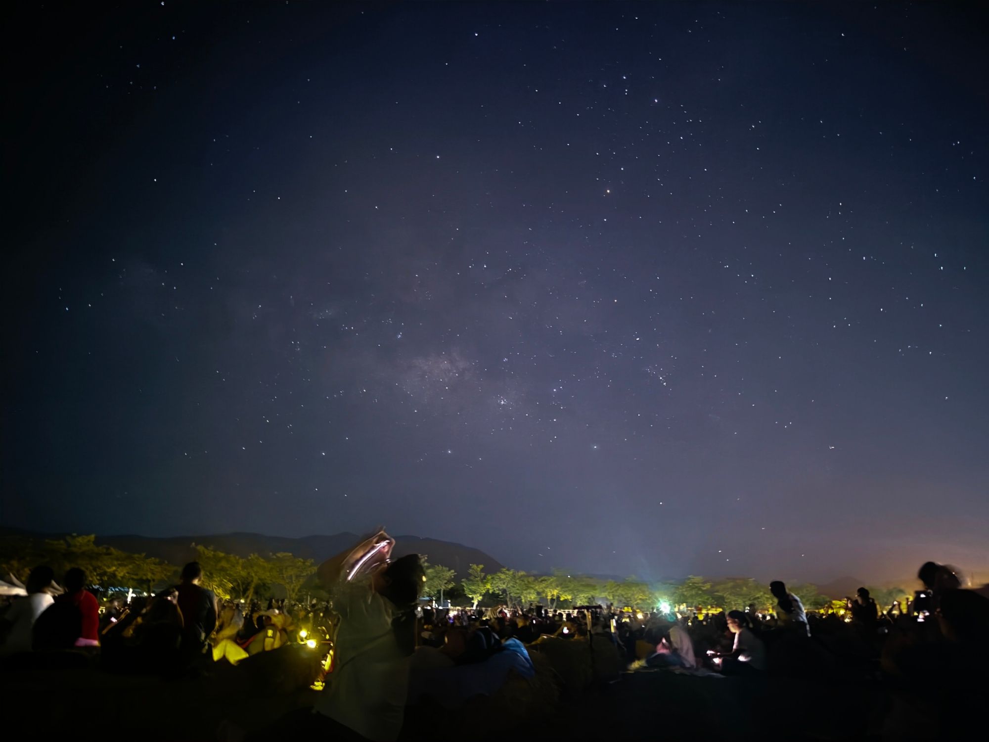 齊聚臺東,英仙座流星雨,星空導覽加碼場,眾人齊追流星