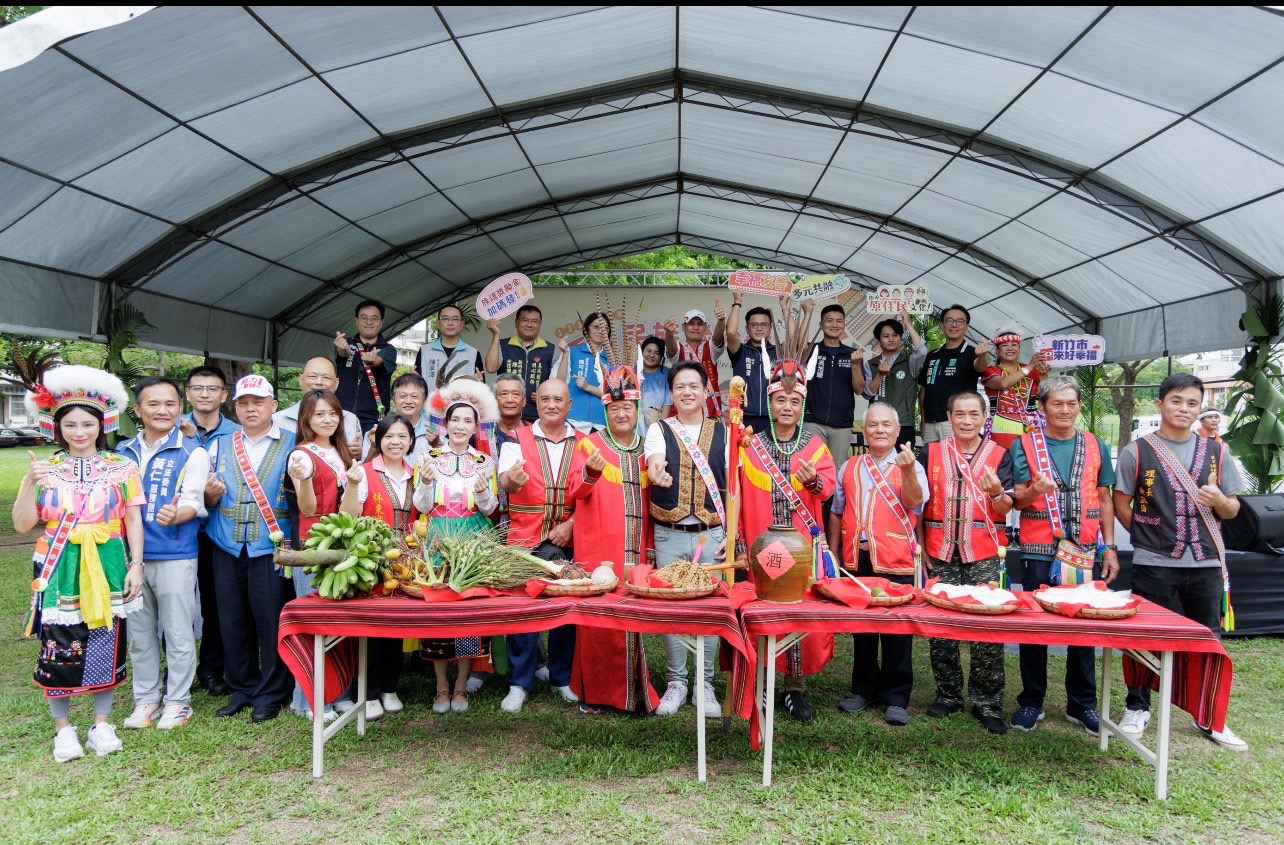 竹市原住民族聯合祭典展現族群共融邱臣遠代理市長與市民齊跳大會舞同歡