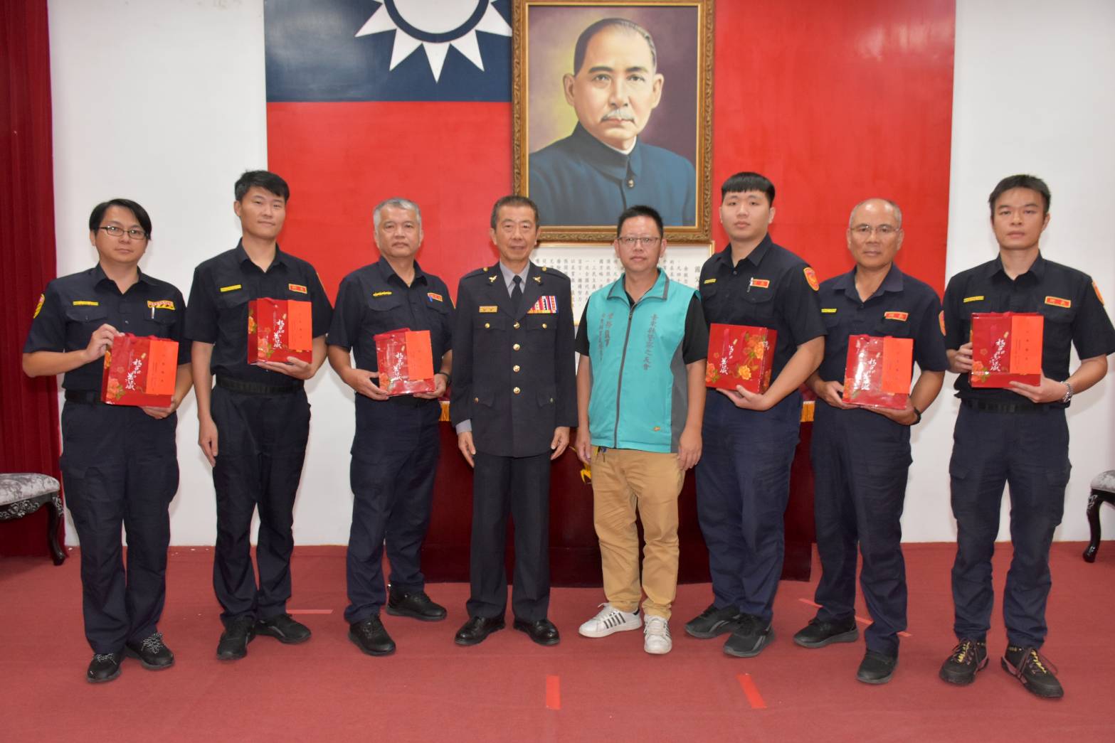 感謝臺東縣警察局維護臺東良好治安，臺東縣警察之友會致贈破案獎勵金