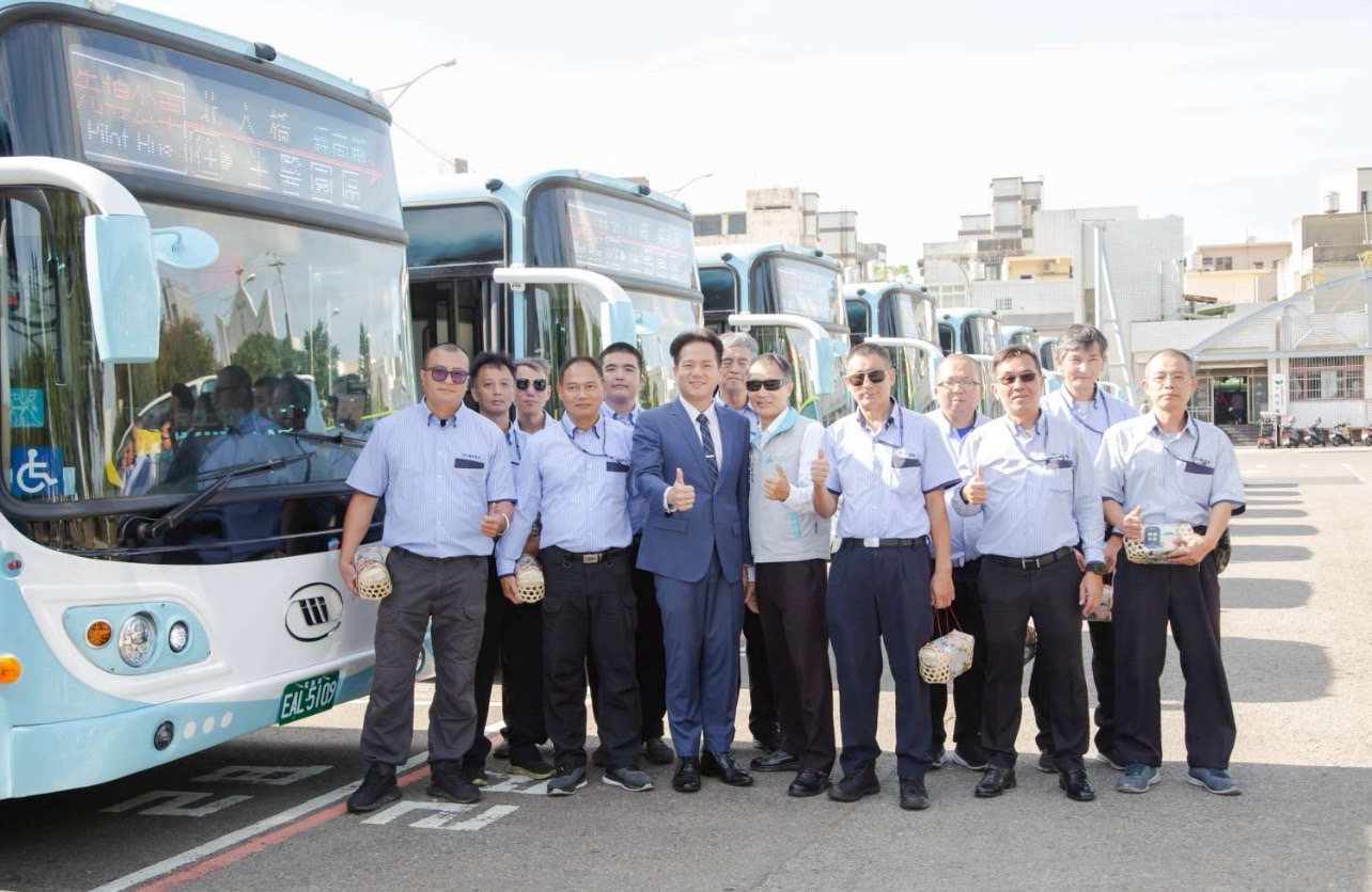 竹市先導電動公車如期交付 預計年底上路營運加速實現低碳宜居城市目標