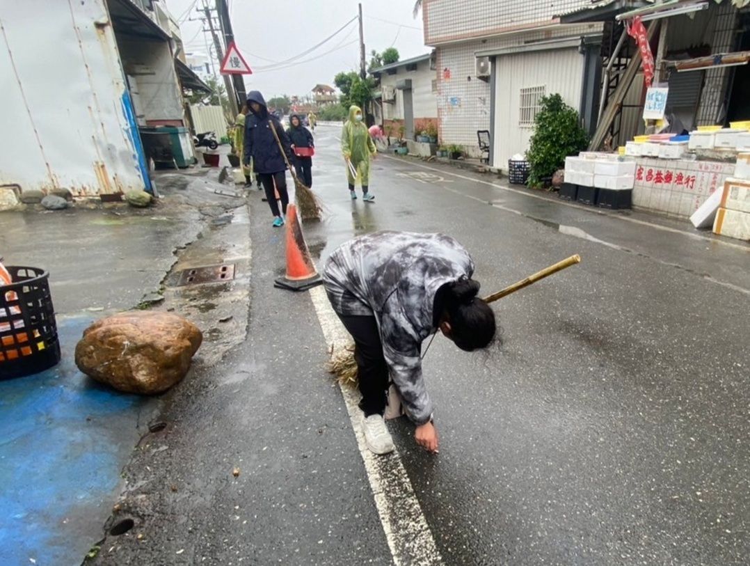 東縣環保局結合富岡里推出「菸蒂不落地，環境土地淨」活動   讓臺東環境更美麗