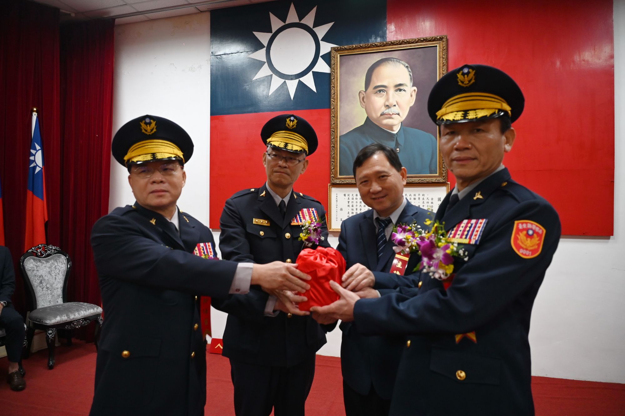 臺東縣警察局辦理卸、新任局長交接典禮  期勉全體警察同仁與縣府團隊共同努力