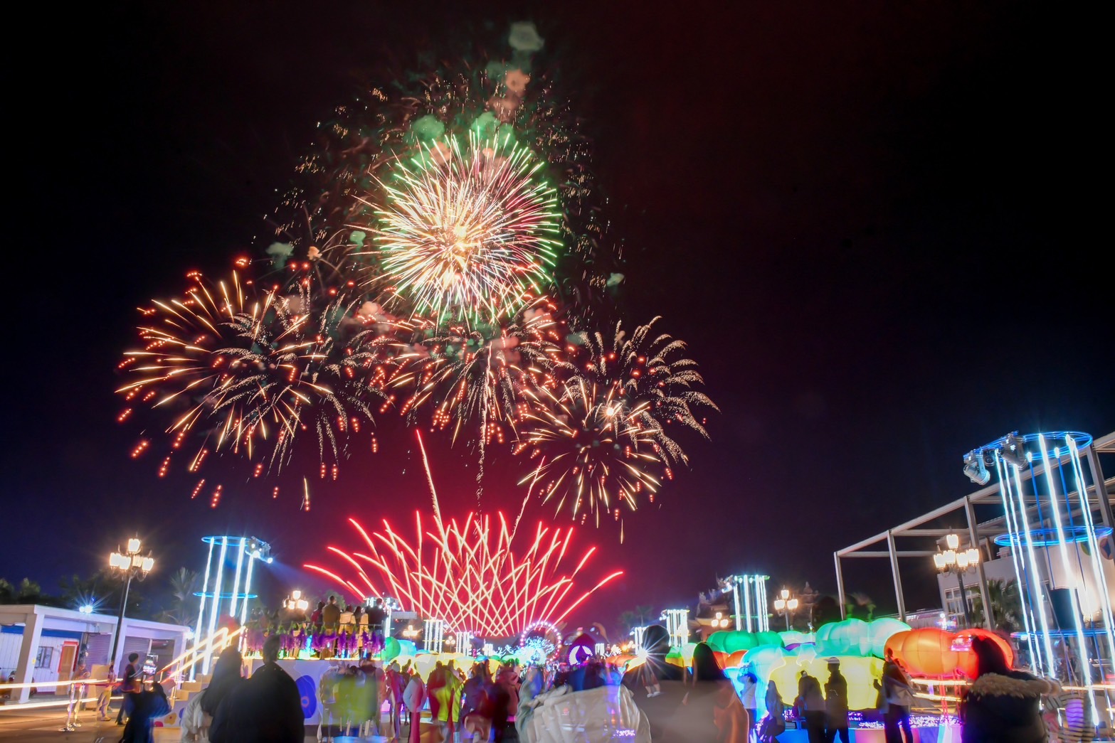 全台最美繁花盛開迎新年 2025花蓮太平洋燈會締造雙贏東大門夜市