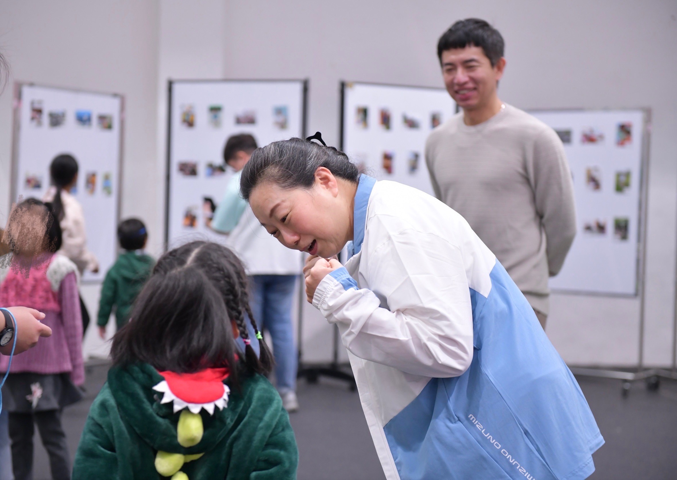 花蓮招募寄養家庭 縣長徐榛蔚授證寄養家庭 「寄」住美好的樣子日常攝影展