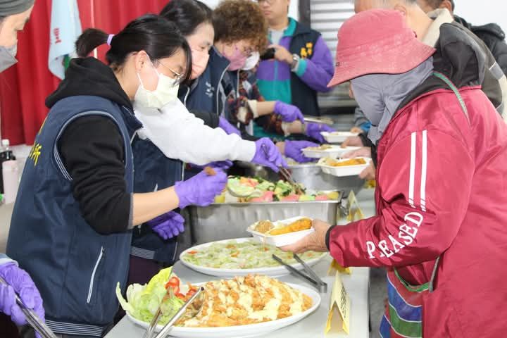 社團法人台灣愛心餐飲協會送愛心到關山    拋磚引玉、帶來「善的循環」